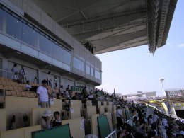 松本広域公園総合球技場アルウィンの屋根