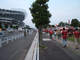 カシマサッカースタジアムの目の前に露店が並んでいる