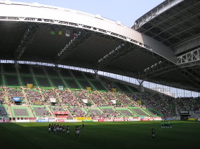ホームズスタジアム神戸の屋根