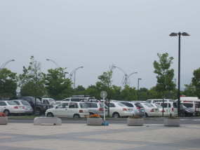 南長野運動公園の駐車場