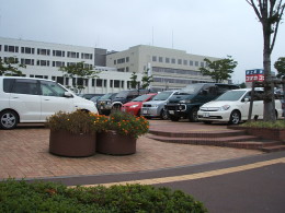 仙台市泉中央区役所の駐車場