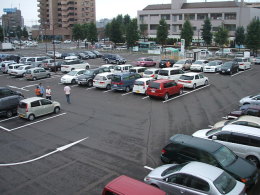仙台スタジアムからすぐの有料駐車場