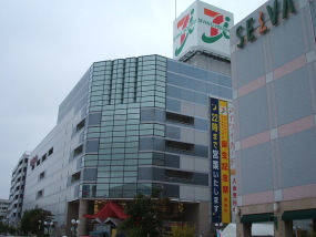 ユアテックスタジアム仙台周辺はショッピング街でたいへん便利！